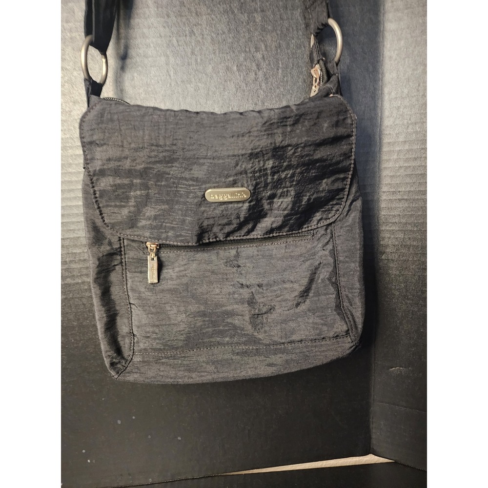 Baggallini Black Crinkle Nylon Crossbody Bag Travel Messenger Flap Purse